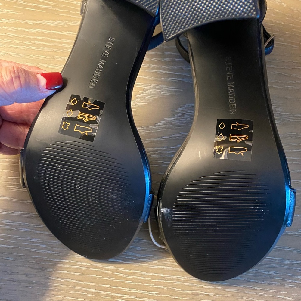 Steve Madden - “Carson” Black Leather Heels, Sz - 7.5 - Picture 4 of 4